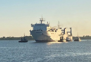 За первое полугодие 2024 года в Калининград судами морской грузовой линии «Экспресс» доставлено более 146 тыс. тонн грузов. За период с 15 мая по 30 июня паромом «Антей» на морской линии «Посейдон» (Усть-Луга – Байтийск) перевезено 1138 единиц техники